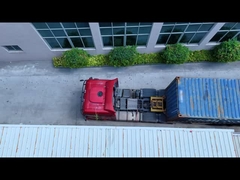 Логистика в действии: загрузка деталей грузовиков для экспорта в Великобритании 30 июня